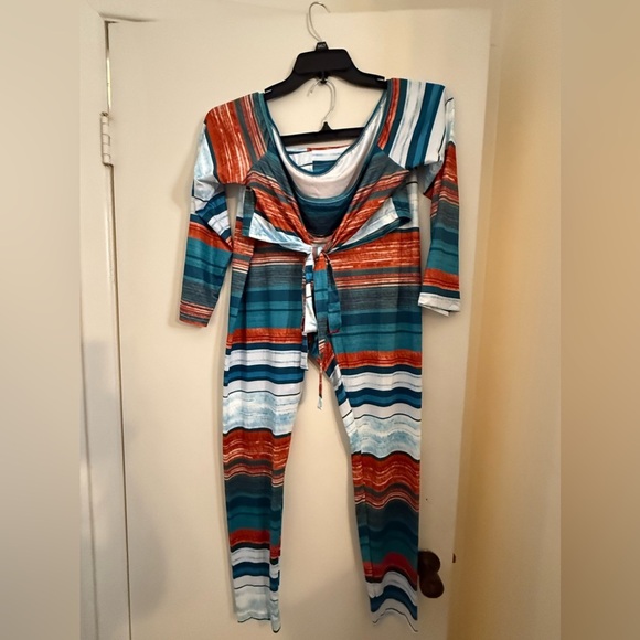 Plus Size Two Piece Top and Leggings - Picture 2 of 4